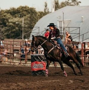 Meet your Posher, Jenn